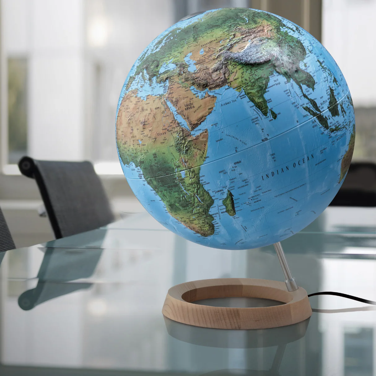 Full Circle FC4 Relief Atmosphere Illuminated 30cm Globe - Image 5